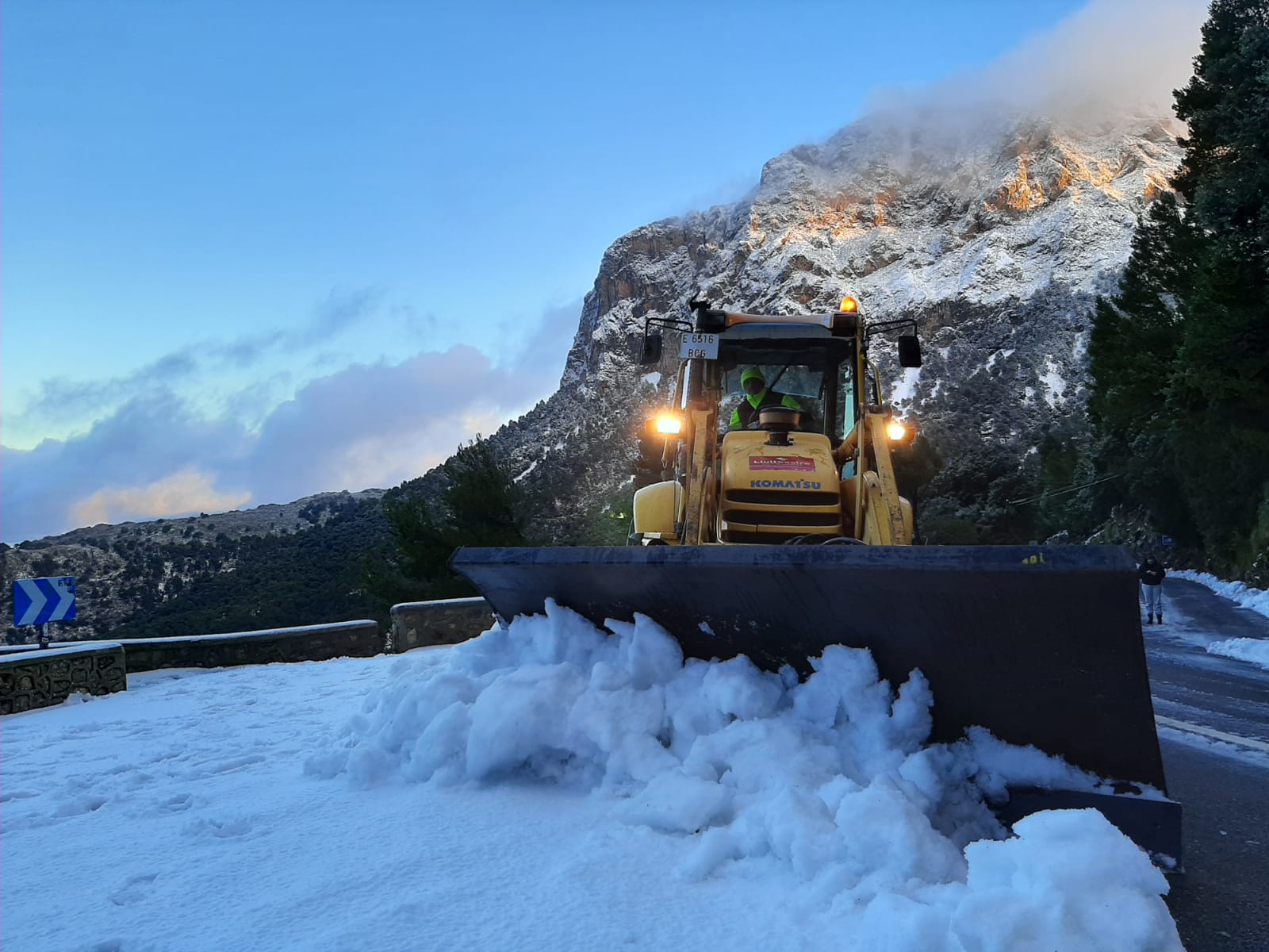Reabren al tráfico el tramo de la carretera de Serra de Tramuntana cerrado este fin de semana por acumulación de nieve Reabren al tráfico el tramo de la carretera de Serra de Tramuntana cerrado este fin de semana por acumulación de nieve