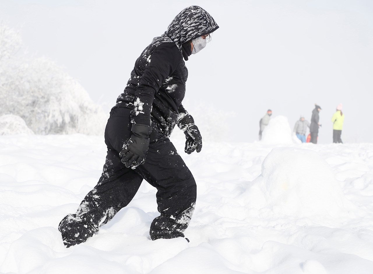 La semana empieza con más nieve y lluvia por la llegada de una nueva borrasca La semana empieza con más nieve y lluvia por la llegada de una nueva borrasca