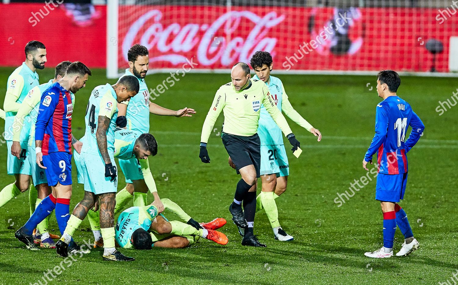 El Granada CF cae en Eibar con un arbitraje que obvió la expulsión de Diop (Eibar) y no repitió el penalti que dio lugar al gol de Bryan Gil, por invasión de un jugador azulgranada. Onda Deportiva Granada 4/01/2021 El Granada CF cae en Eibar con un arbitraje que obvió la expulsión de Diop (Eibar) y no repitió el penalti que dio lugar al gol de Bryan Gil, por invasión de un jugador azulgranada. Onda Deportiva Granada 4/01/2021