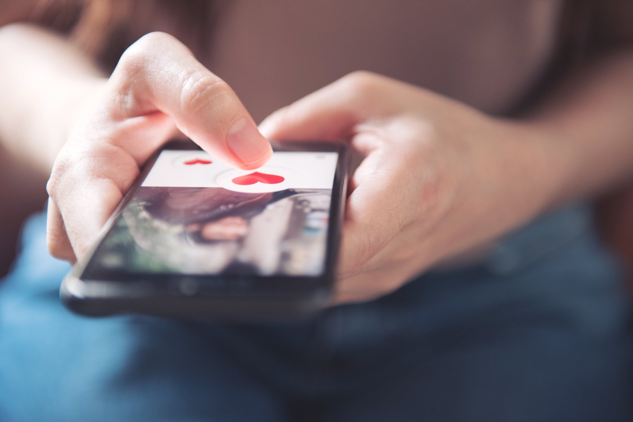 Señales del fin del mundo: Las redes sociales y su relación con la salud mental Señales del fin del mundo: Las redes sociales y su relación con la salud mental