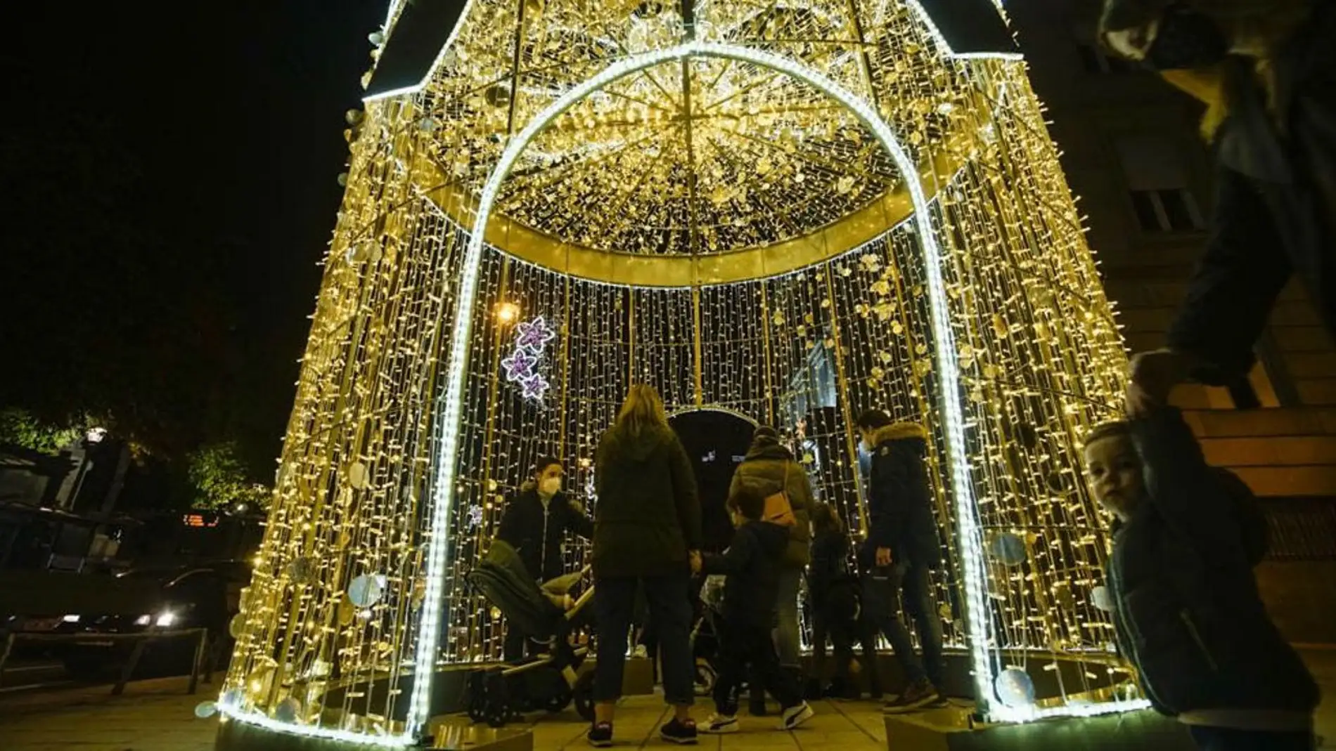 A iluminación artística de Nadal continuará engalanando as rúas da cidade até o domingo