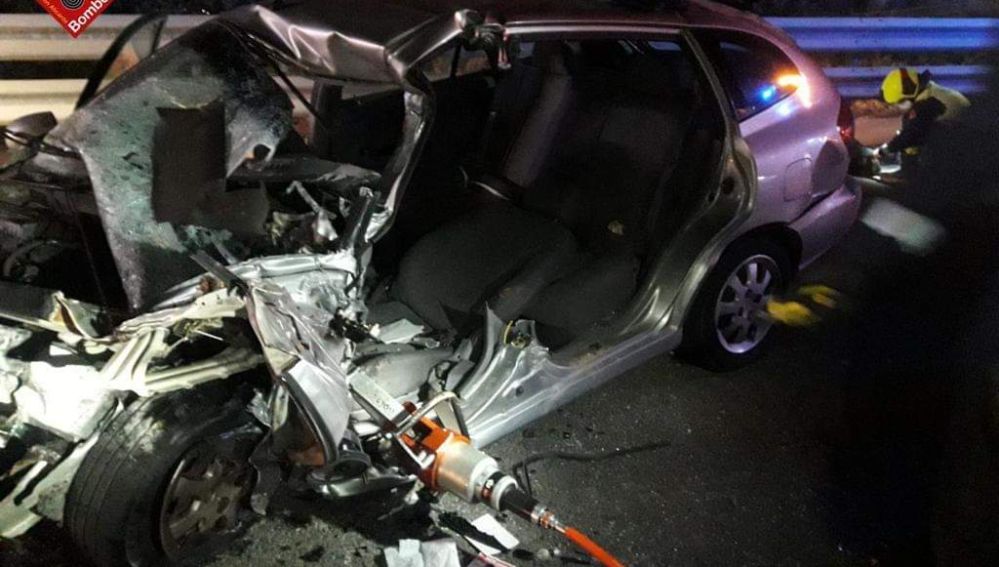 Ayer tuvo lugar un fatal accidente de tráfico en la AP-7 en el término de Torrevieja, con el resultado de una persona fallecida y otra herida de gravedad Ayer tuvo lugar un fatal accidente de tráfico en la AP-7 en el término de Torrevieja, con el resultado de una persona fallecida y otra herida de gravedad