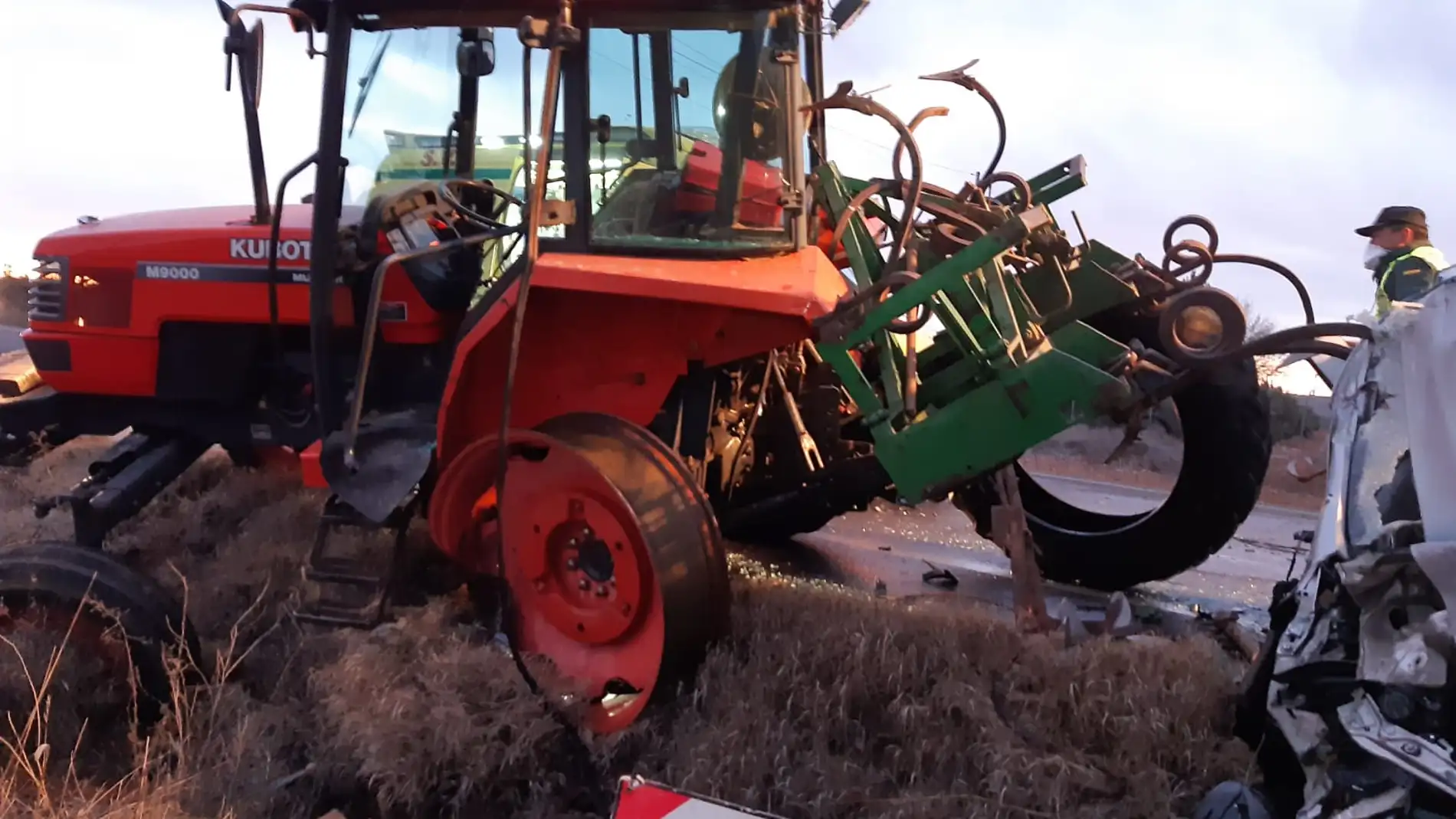 Un turismo chocó por alcance contra un tractor agrícola