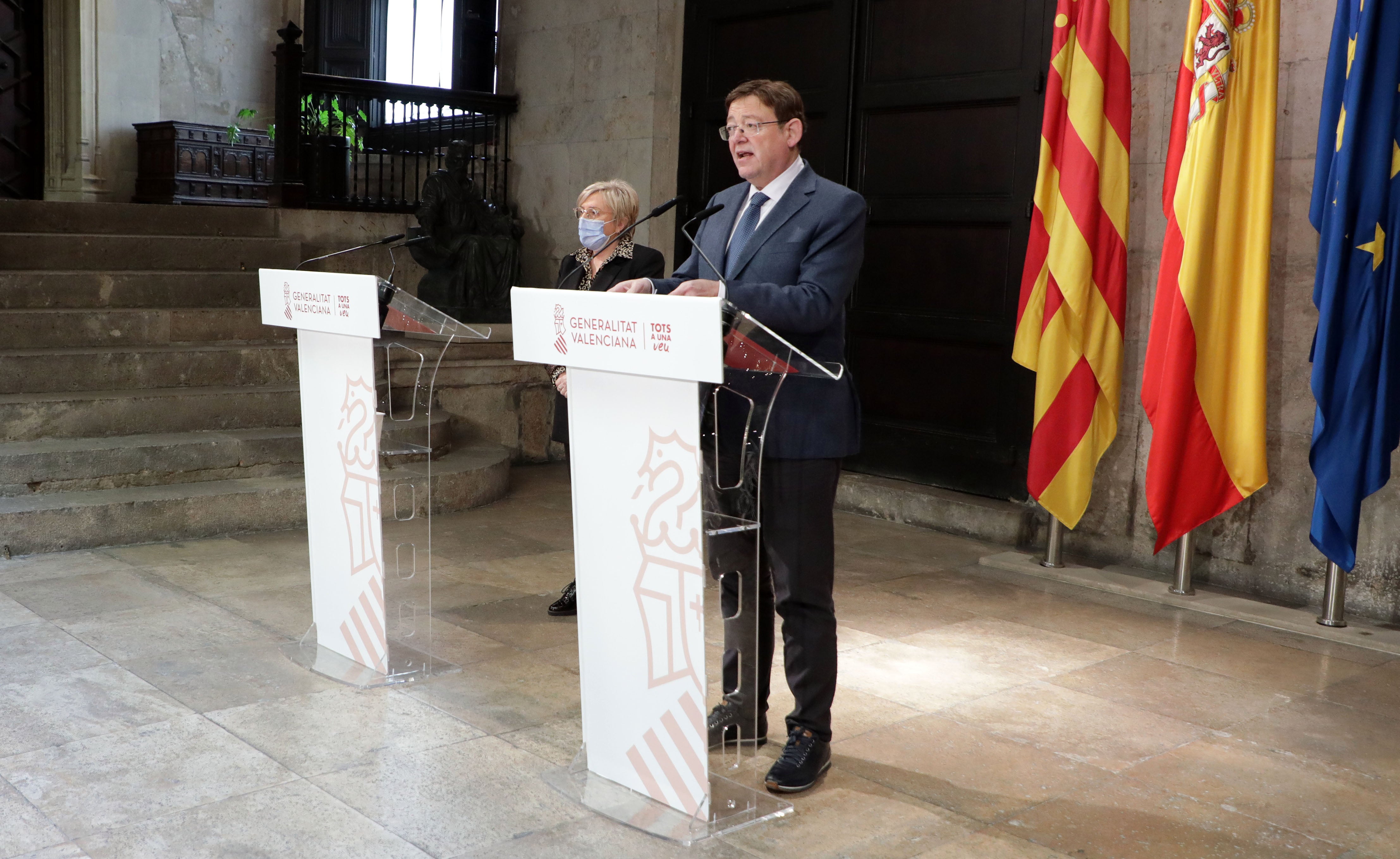 Bares, restaurantes y comercios podrán abrir hasta el toque de queda Bares, restaurantes y comercios podrán abrir hasta el toque de queda