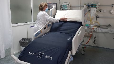 Bajan ligeramente las hospitalizaciones y los ingresos en UCI por coronavirus en Espa&ntilde;a