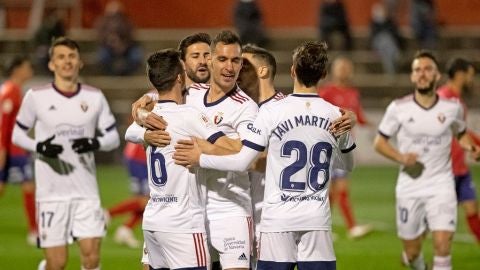 Los jugadores de Osasuna celebran el 0-1 de Oier