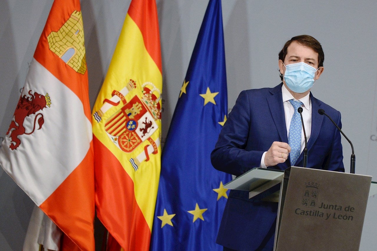 El futuro de los Gobiernos de Castilla y León, Cataluña y Madrid ocupa las portadas de los periódicos El futuro de los Gobiernos de Castilla y León, Cataluña y Madrid ocupa las portadas de los periódicos