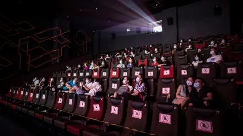 Sala de cine china en plena reapertura comercial tras el confinamiento por coronavirus (archivo) Sala de cine china en plena reapertura comercial tras el confinamiento por coronavirus (archivo)
