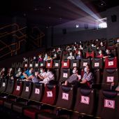 Sala de cine china en plena reapertura comercial tras el confinamiento por coronavirus
