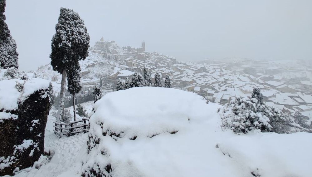 La borrasca Filomena comienza a dejar nieve en Teruel La borrasca Filomena comienza a dejar nieve en Teruel