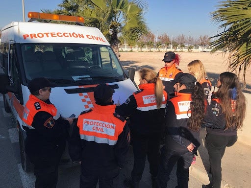 Se está llevando a cabo la coordinación entre la Concejalía y Protección Civil, Policía Local y Guardia Civil para trasladar a aquellas personas que así lo quieran a los hostales preparados para acogerlos Se está llevando a cabo la coordinación entre la Concejalía y Protección Civil, Policía Local y Guardia Civil para trasladar a aquellas personas que así lo quieran a los hostales preparados para acogerlos