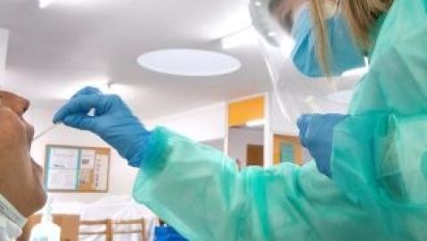 Contin&uacute;an las pruebas PCR para detectar nuevos casos positivos