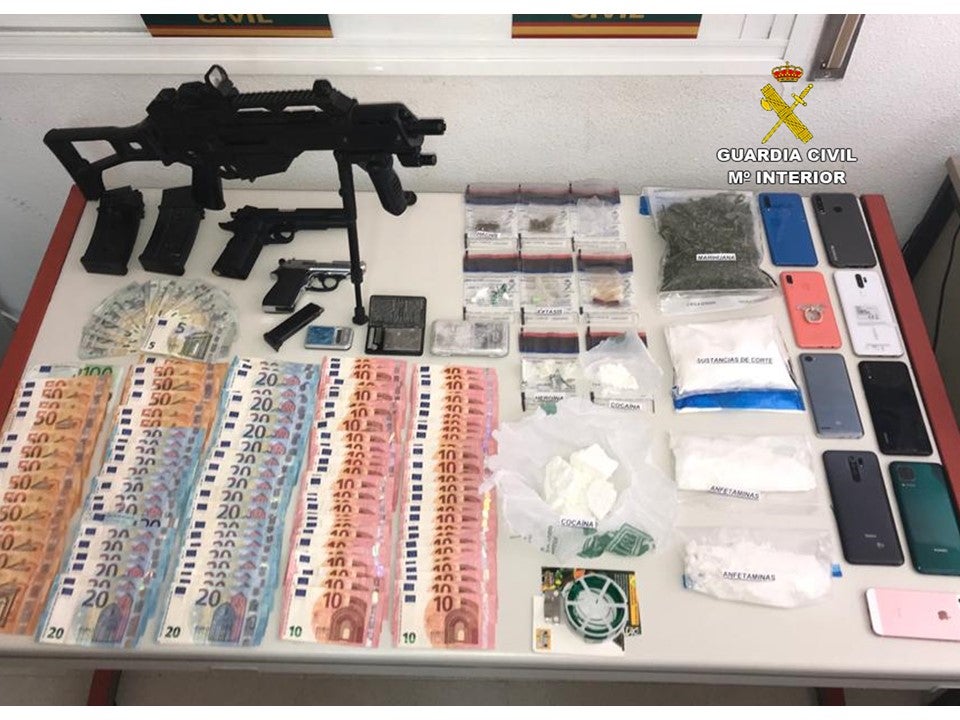 Prisión provisional para seis detenidos que distribuían droga en Orihuela costa y Pilar de la Horadada Prisión provisional para seis detenidos que distribuían droga en Orihuela costa y Pilar de la Horadada