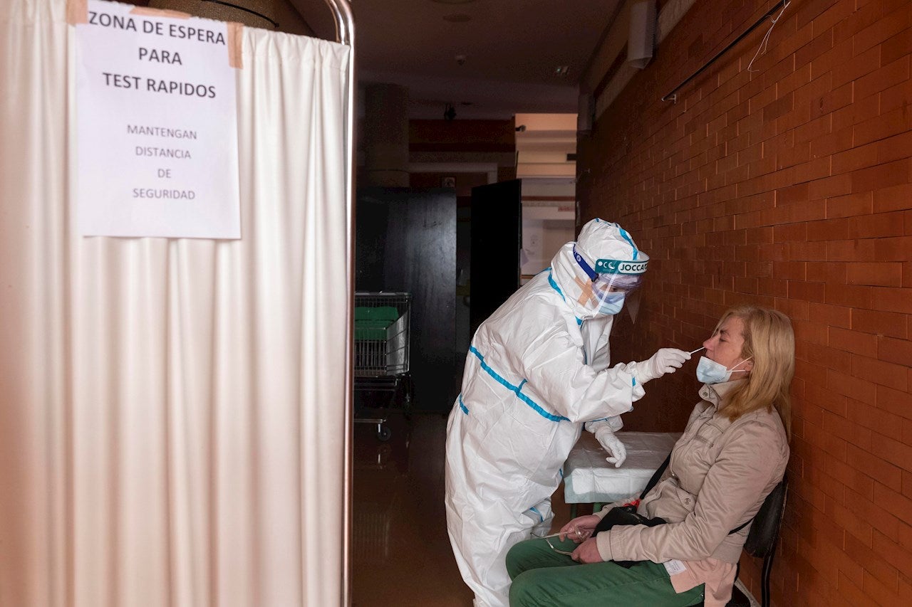Nuevas medidas por coronavirus en Castilla y León, Murcia, Cataluña, Madrid, Valencia y últimas noticias de la Covid-19 en España Nuevas medidas por coronavirus en Castilla y León, Murcia, Cataluña, Madrid, Valencia y últimas noticias de la Covid-19 en España