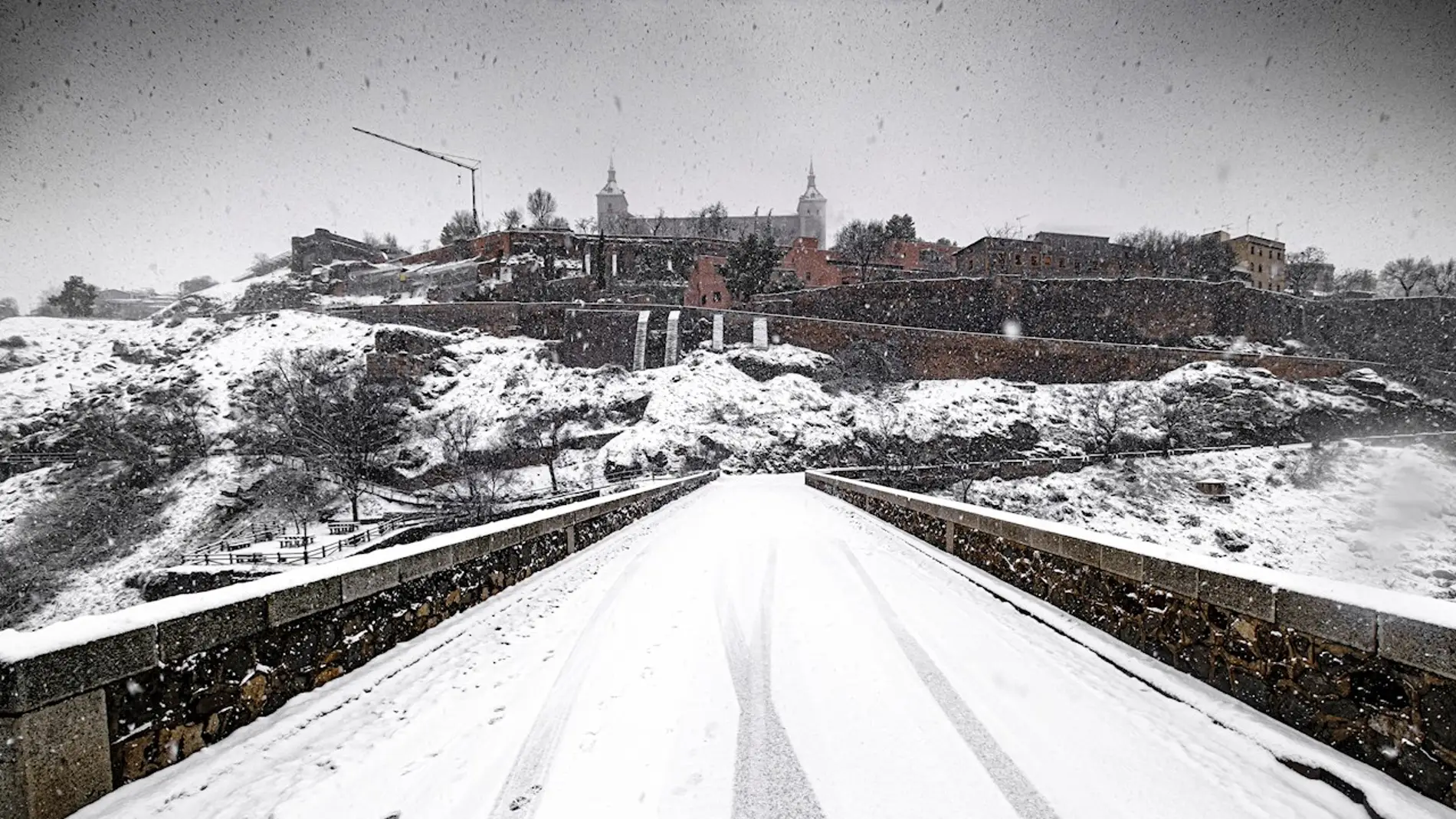 Una bonita estampa de la ciudad de Toledo cubierta por la nieve