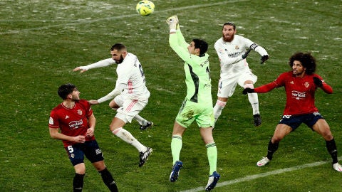 Osasuna y la nieve congelan al Madrid