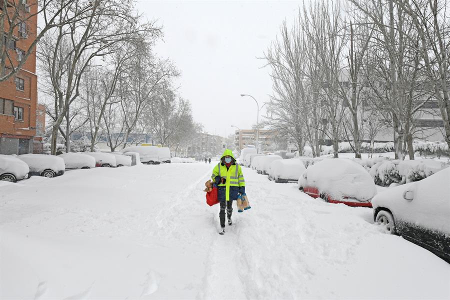 Nieve en Madrid, carreteras cortadas y estado del tráfico por el temporal filomena en España Nieve en Madrid, carreteras cortadas y estado del tráfico por el temporal filomena en España