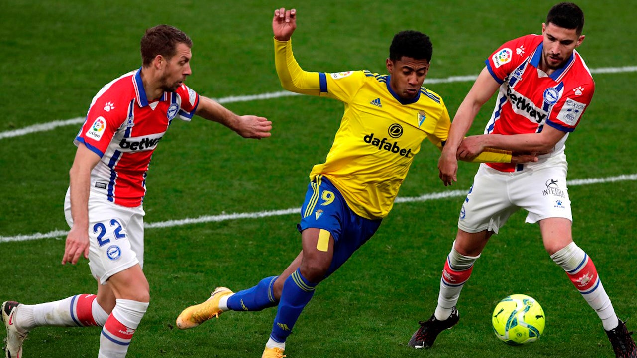 Choco Lozano y Negredo tumban al Alavés en la segunda parte Choco Lozano y Negredo tumban al Alavés en la segunda parte