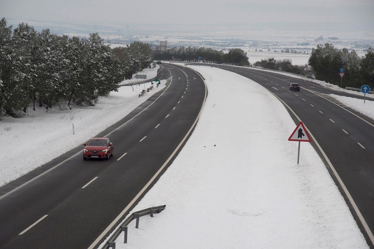 Carreteras cortadas por la nieve hoy y últimas noticias del temporal DANA en España Carreteras cortadas por la nieve hoy y últimas noticias del temporal DANA en España
