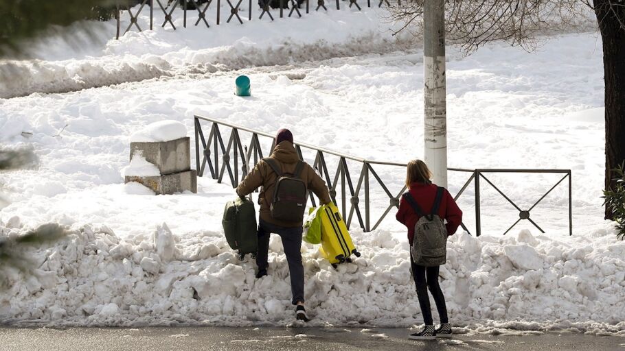 Nieve Madrid, estado del tr&aacute;fico y carreteras cortadas por el temporal en Espa&ntilde;a