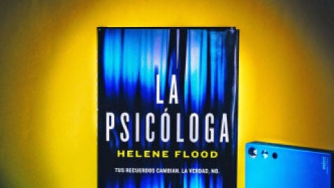 Portada del libro 'La Psic&oacute;loga'