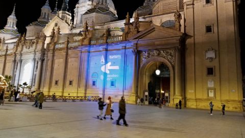 Iluminación en el Pilar de Zaragoza con el anuncio Año Jubilar 2021 Iluminación en el Pilar de Zaragoza con el anuncio Año Jubilar 2021