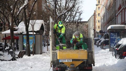 Nieve hoy en Madrid y en Espa&ntilde;a: carreteras cortadas, estado del tr&aacute;fico y &uacute;ltimas noticias del temporal Filomena y la ola de fr&iacute;o