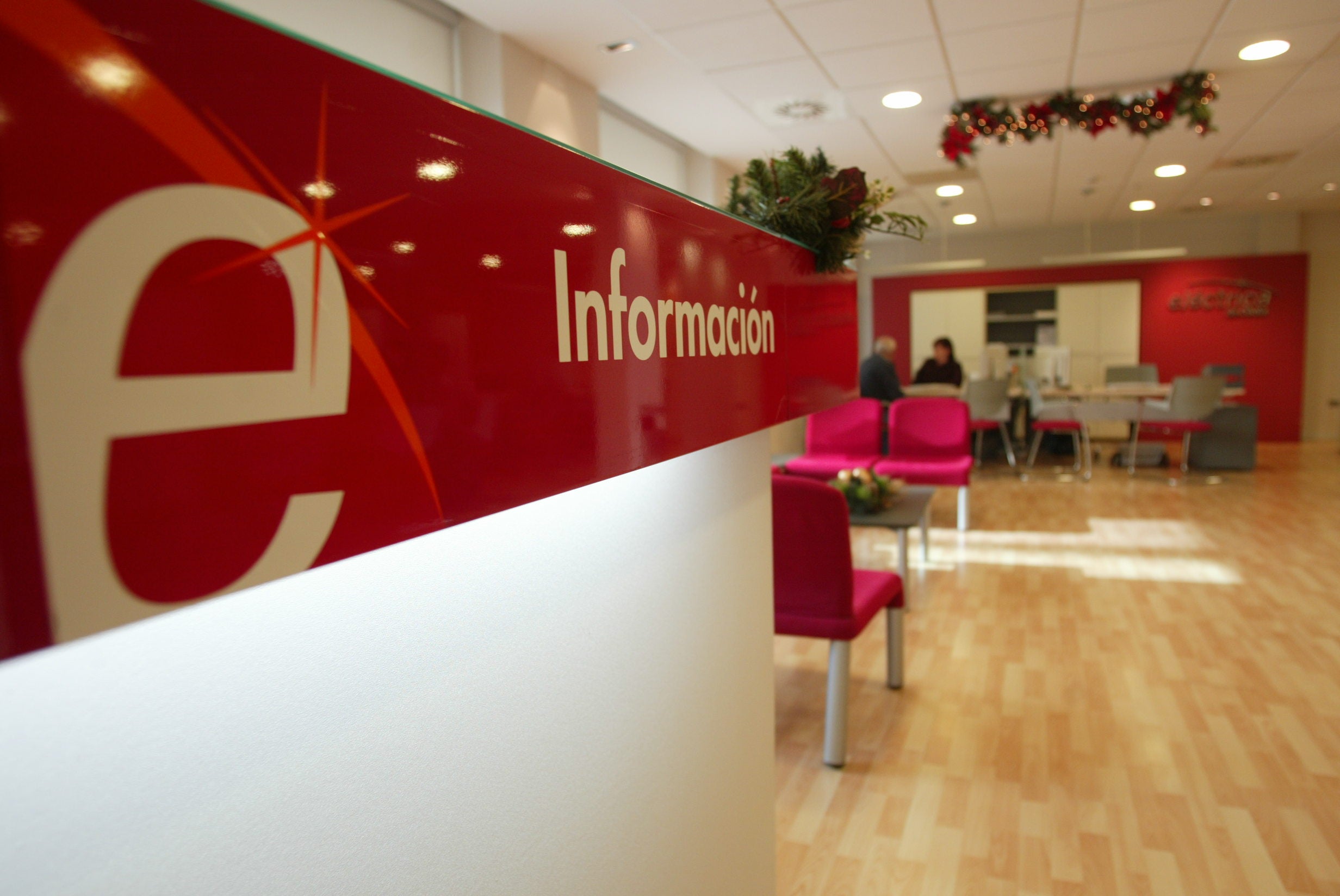 Adelante Izquierda Gaditana y Gobierno de Cádiz reabren la polémica sobre la gestión de Eléctrica de Cádiz Adelante Izquierda Gaditana y Gobierno de Cádiz reabren la polémica sobre la gestión de Eléctrica de Cádiz