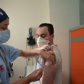 Profesionales del Hospital Valdecilla durante la vacunación contra el COVID Profesionales del Hospital Valdecilla durante la vacunación contra el COVID