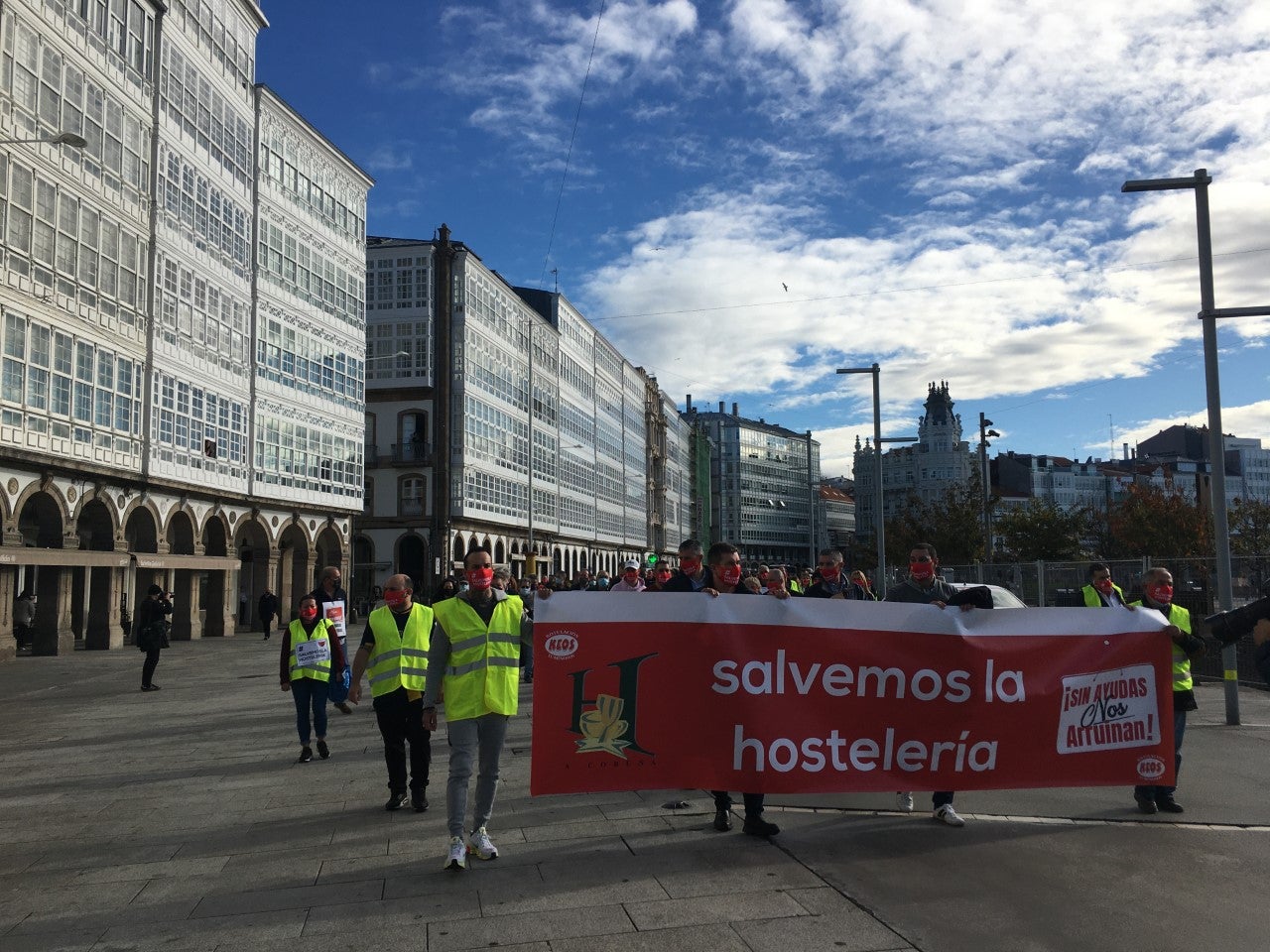 Los hosteleros coruñeses convocan una cacerolada para esta tarde en María Pita Los hosteleros coruñeses convocan una cacerolada para esta tarde en María Pita