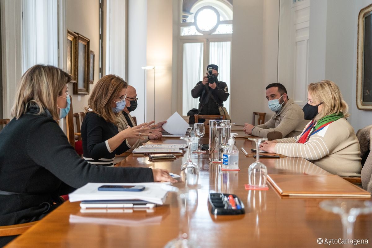 El Gobierno Municipal dará ayudas directas a la hostelería y comercio de tipo social y económico ante los cierres obligados por la Covid El Gobierno Municipal dará ayudas directas a la hostelería y comercio de tipo social y económico ante los cierres obligados por la Covid