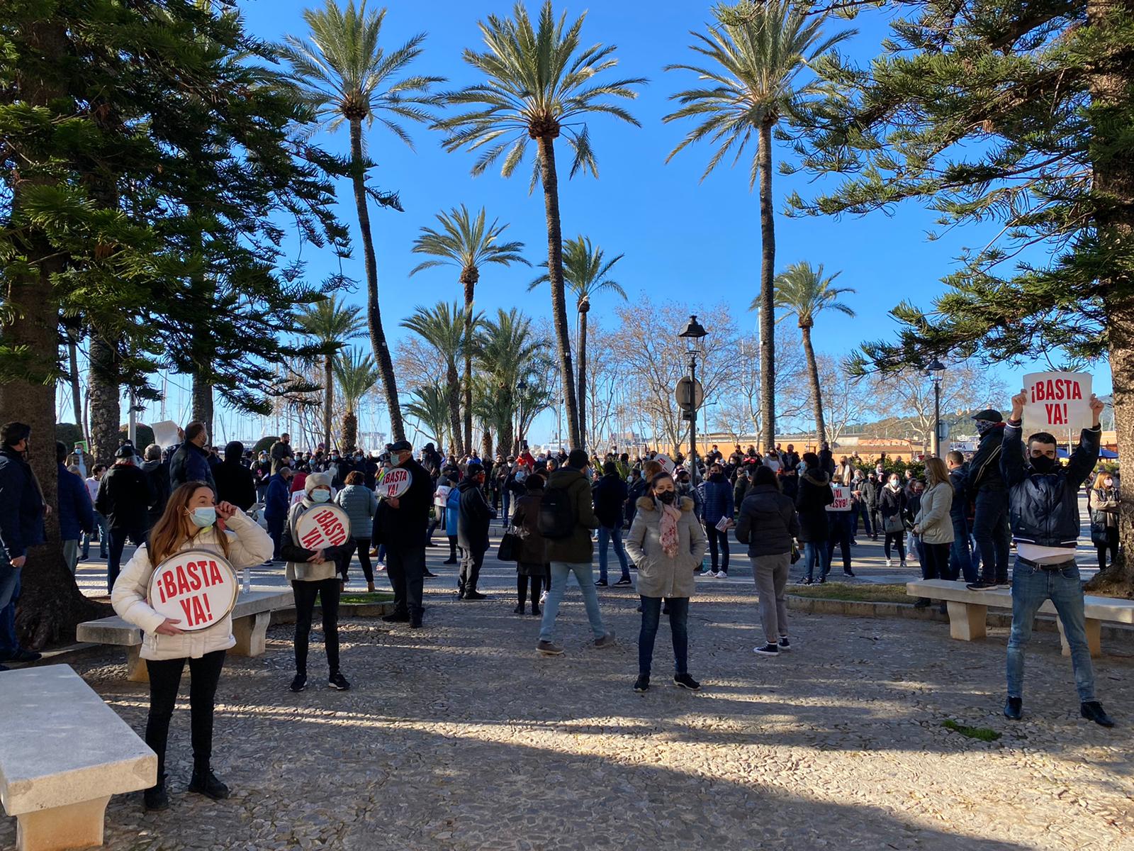 Restauradores llevan al Govern a los tribunales por el cierre del sector Restauradores llevan al Govern a los tribunales por el cierre del sector