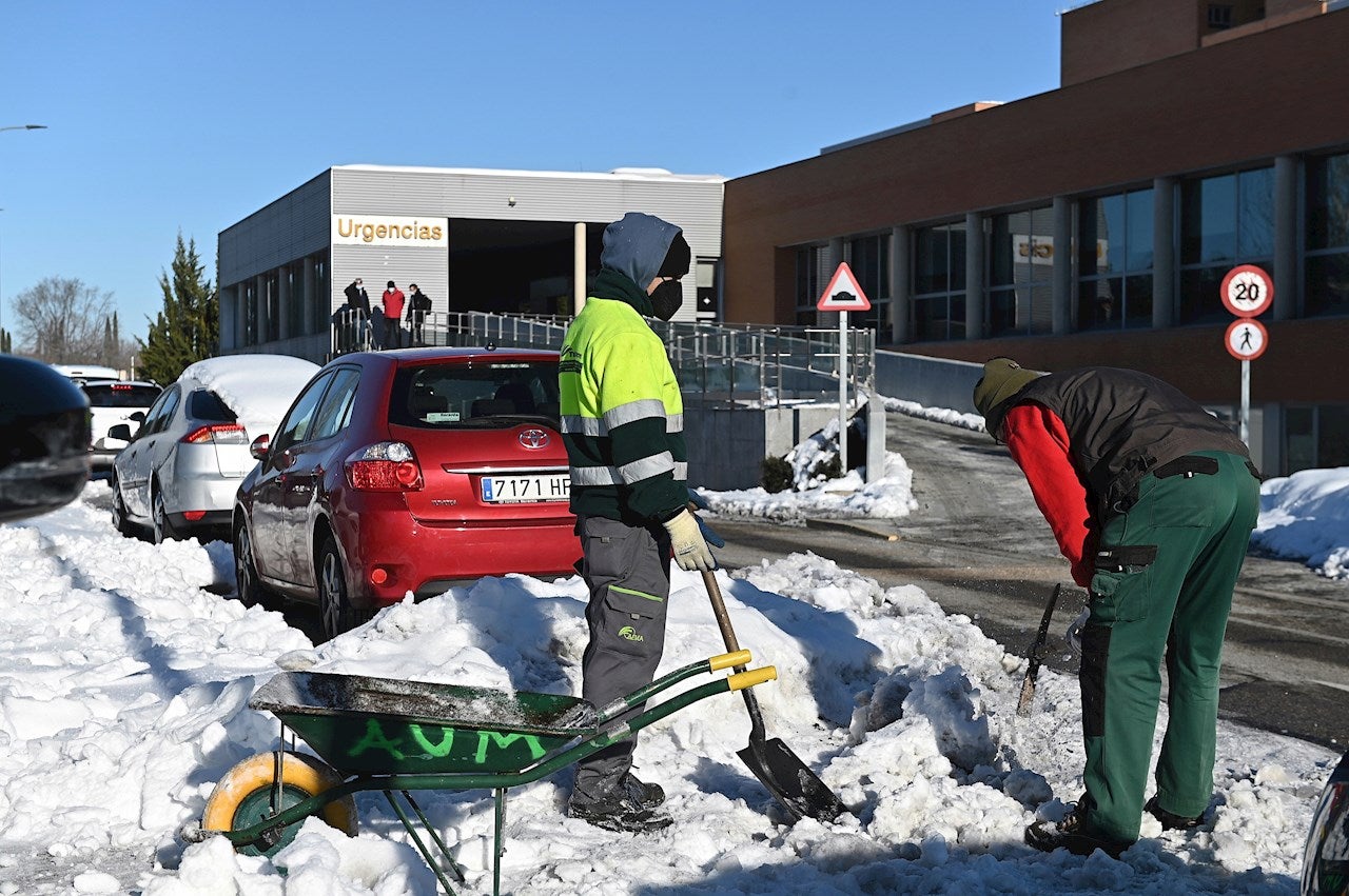 Nieve hoy en Madrid y en España: carreteras cortadas y últimas noticias de la ola de frío en Aragón, Cataluña, Castilla - La Mancha y España Nieve hoy en Madrid y en España: carreteras cortadas y últimas noticias de la ola de frío en Aragón, Cataluña, Castilla - La Mancha y España