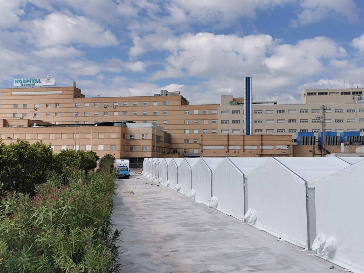 Sanidad traslada a 8 pacientes Covid al hospital de campaña de Castellón Sanidad traslada a 8 pacientes Covid al hospital de campaña de Castellón