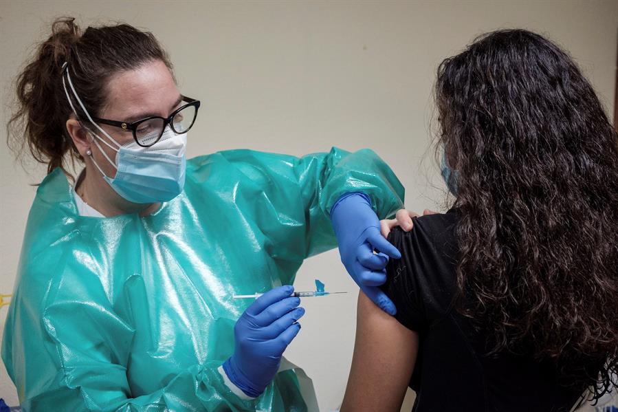 La Generalitat investigará a los tres alcaldes socialistas que se han vacunado de coronavirus. La Generalitat investigará a los tres alcaldes socialistas que se han vacunado de coronavirus.