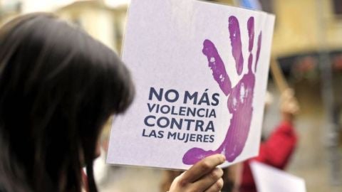 Un hombre asesina a su pareja dispar&aacute;ndole con una escopeta en plena calle en M&aacute;laga