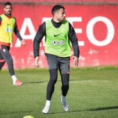 Entrenamiento del Sporting de Gijón en la Escuela de Fútbol de Mareo