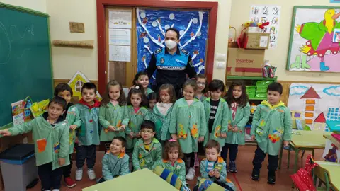 UN HASTA LUEGO PARA "EL POLICÍA DE LOS NIÑOS" Puchi se va para Gijón