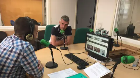 Vicente Parras, en su última visita a los estudios de Onda Cero Elche. ELCHE CF