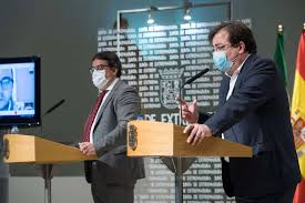 La Junta de Extremadura dice que ningún alto cargo se ha vacunado y que dejará claro el protocolo con una corrección urgente. La Junta de Extremadura dice que ningún alto cargo se ha vacunado y que dejará claro el protocolo con una corrección urgente.