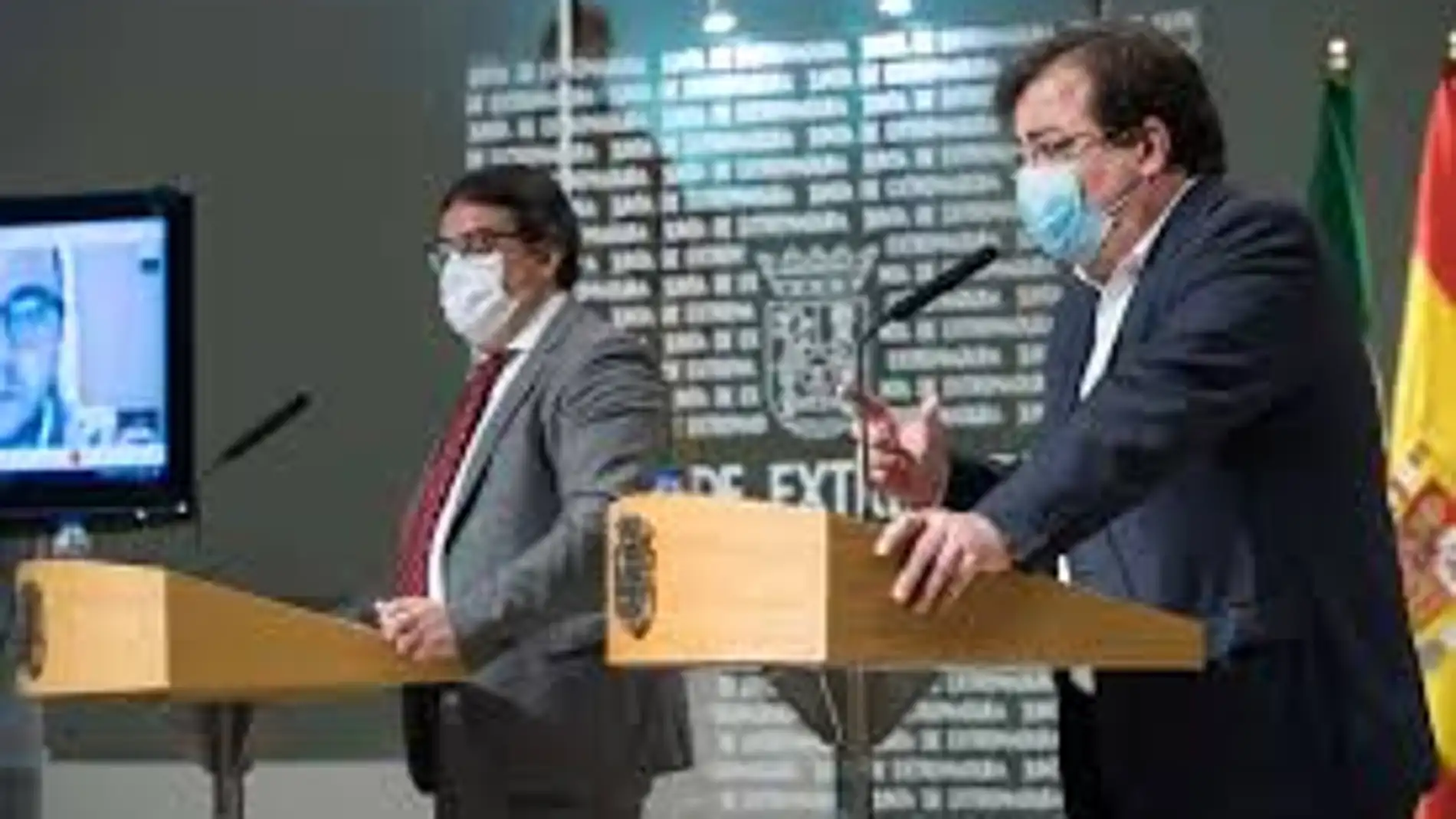 La Junta de Extremadura dice que ningún alto cargo se ha vacunado y que dejará claro el protocolo con una corrección urgente. La Junta de Extremadura dice que ningún alto cargo se ha vacunado y que dejará claro el protocolo con una corrección urgente.