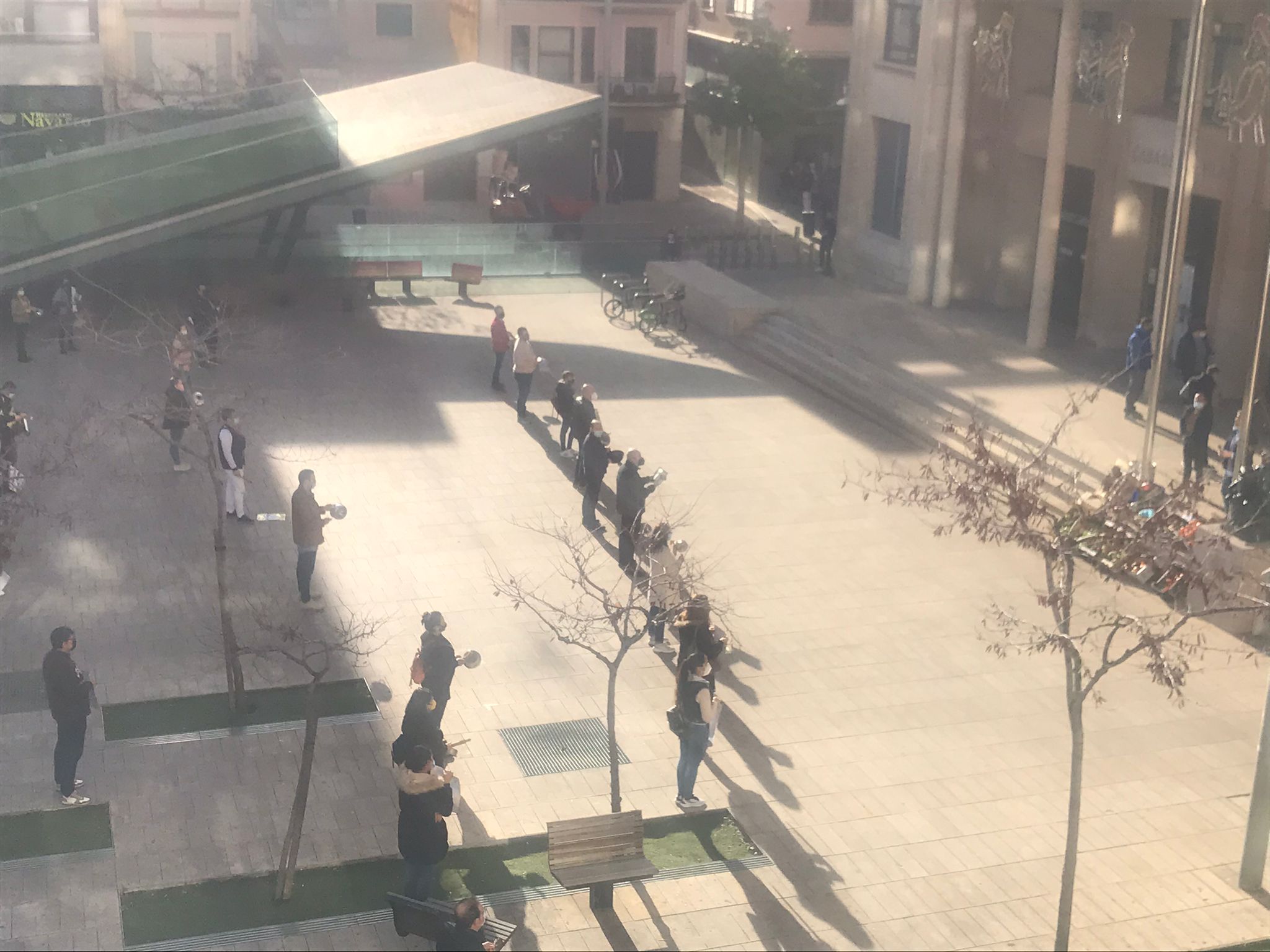 L'hostaleria de Vila-real protesta amb una cacerolada pel tancament dels seus establiments L'hostaleria de Vila-real protesta amb una cacerolada pel tancament dels seus establiments