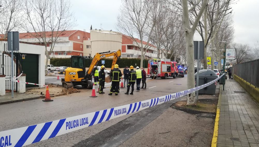 El Colegio José María de la Fuente vuelve a la normalidad tras el escape de Gas que ha obligado a desalojar el centro El Colegio José María de la Fuente vuelve a la normalidad tras el escape de Gas que ha obligado a desalojar el centro
