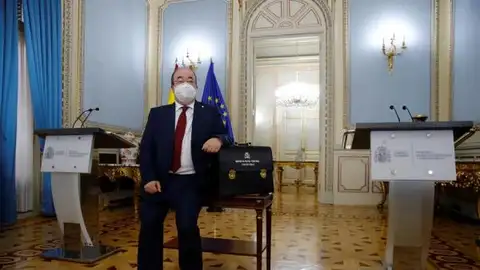 Miquel Iceta recibe la cartera de Política Territorial Miquel Iceta recibe la cartera de Política Territorial