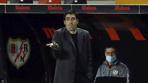 Andoni Iraola en el banquillo