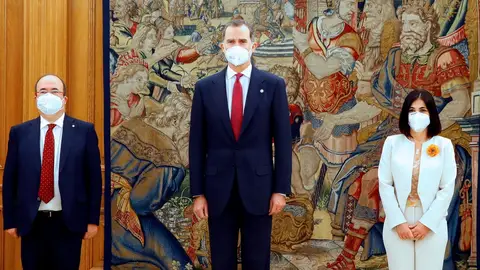 laSexta Noticias 14:00 (27-01-21) Darias e Iceta prometen sus nuevos cargos ante el Rey Felipe VI en Zarzuela laSexta Noticias 14:00 (27-01-21) Darias e Iceta prometen sus nuevos cargos ante el Rey Felipe VI en Zarzuela