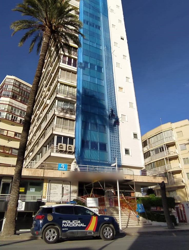 Detenida en Benidorm por cortar la cuerda de seguridad a un trabajador que estaba en una planta 13 Detenida en Benidorm por cortar la cuerda de seguridad a un trabajador que estaba en una planta 13