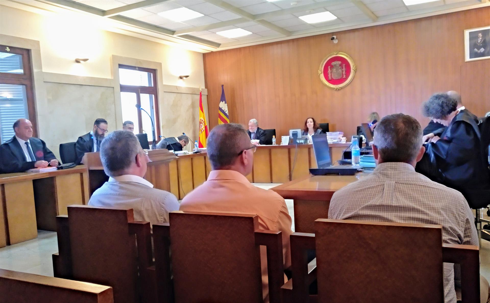 El Tribunal Supremo confirma la condena de cárcel a los policías acusados de coacciones a Sonia Vivas El Tribunal Supremo confirma la condena de cárcel a los policías acusados de coacciones a Sonia Vivas