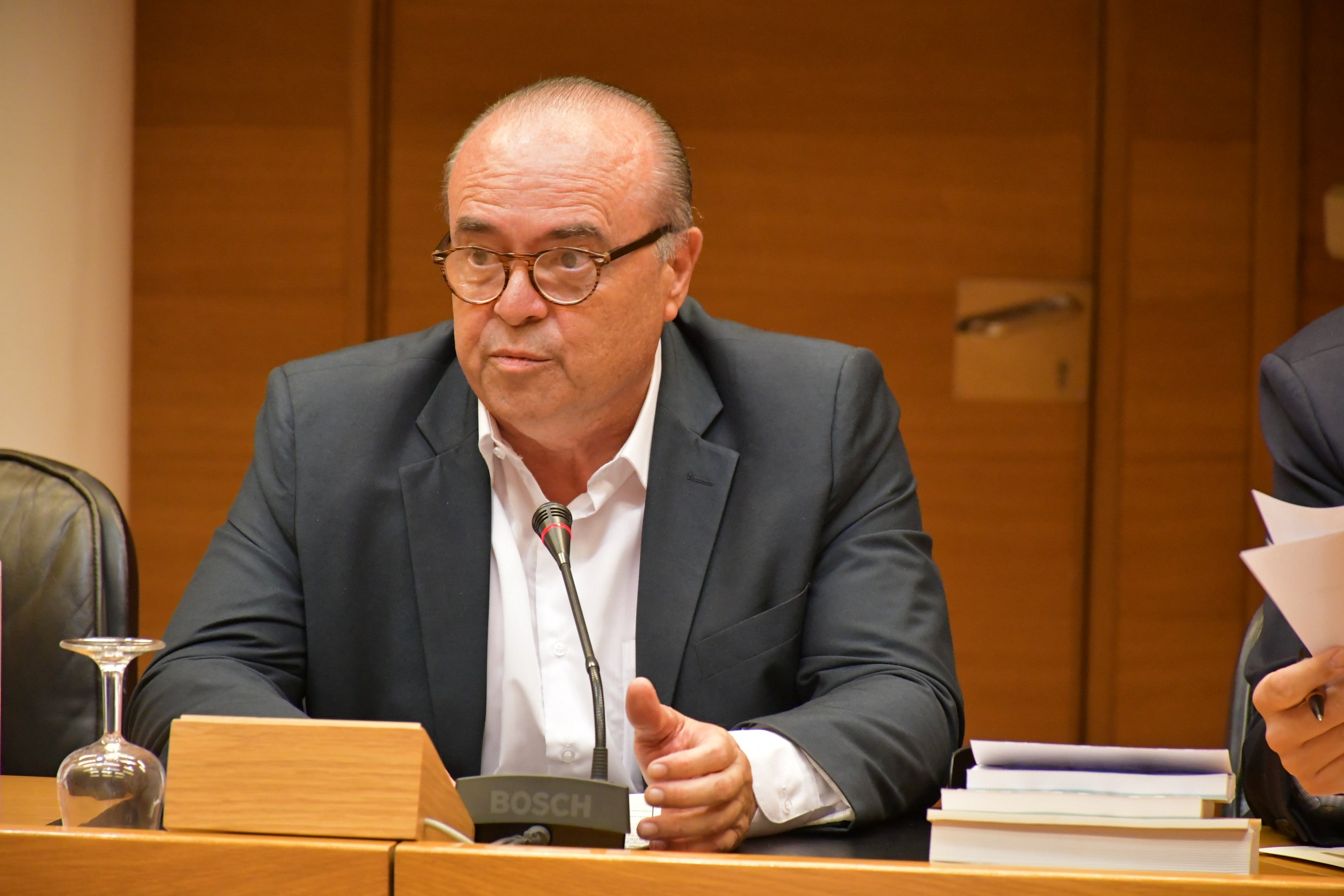 El PP se querella contra el diputado autonómico socialista Carlos Laguna El PP se querella contra el diputado autonómico socialista Carlos Laguna