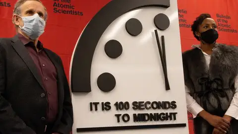 Quedan 100 segundos para medianoche Reloj